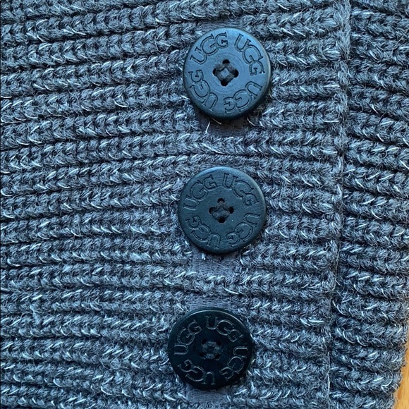 SOLD UGG Woman’s Classic Cardy Boots - Picture 2 of 3